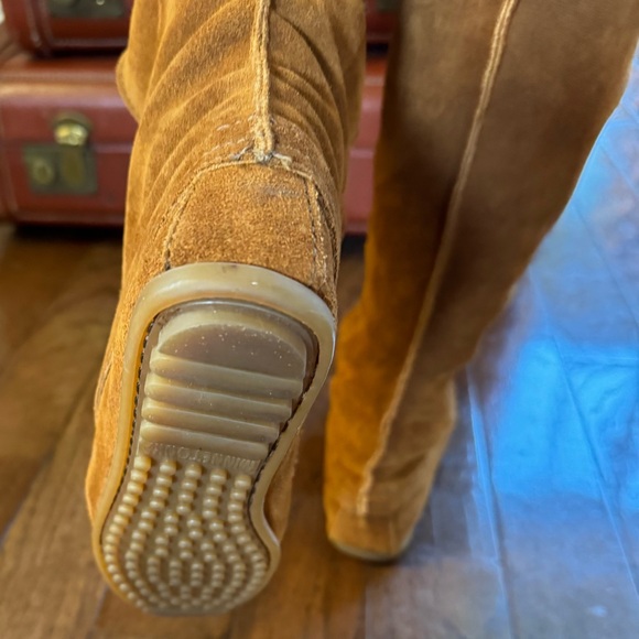 Minnetonka suede fringe lace up boots. Womens size 5 - Picture 7 of 11